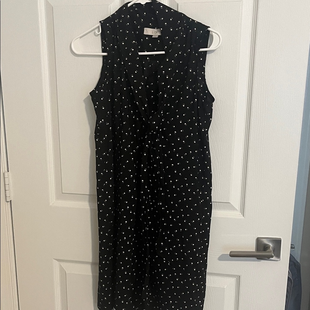 Black Sleeveless Dress